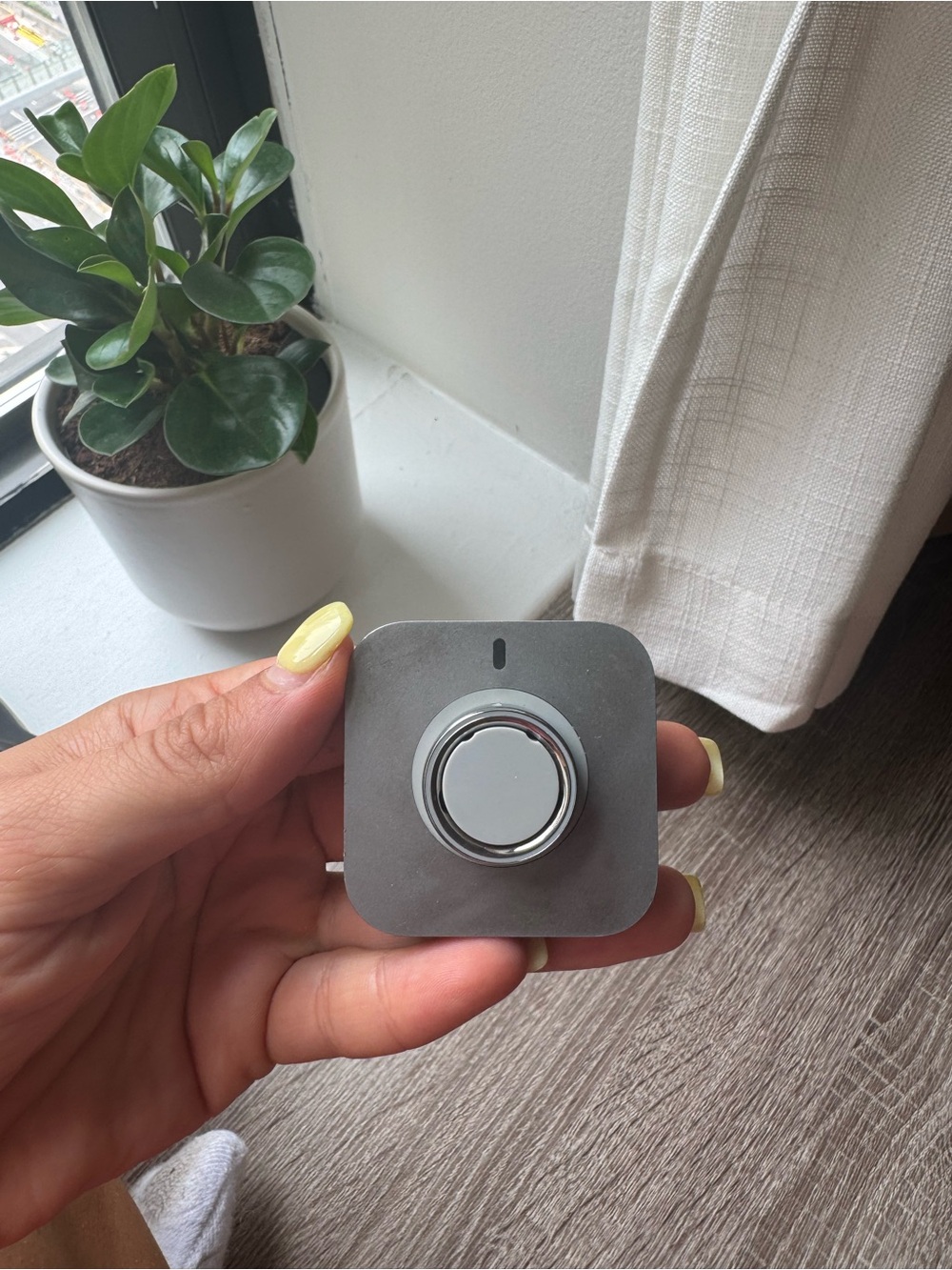 Oura Silver and Gray Ring Charging Dock Holder